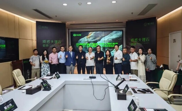mile·米乐m6狮王陶瓷 云脉石-质感大理石瓷砖全新晋级 潭洲展震动表态！(图2)